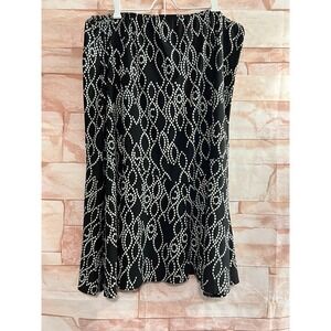 D.F.A Woman stretch printed Stretch Knee length sz 2XL